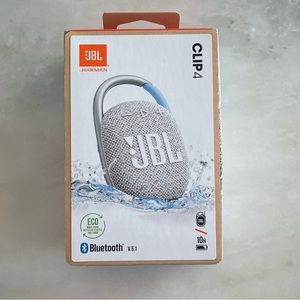 NIB JBL Clip 4 Portable Bluetooth Speaker in Silver & Light Blue